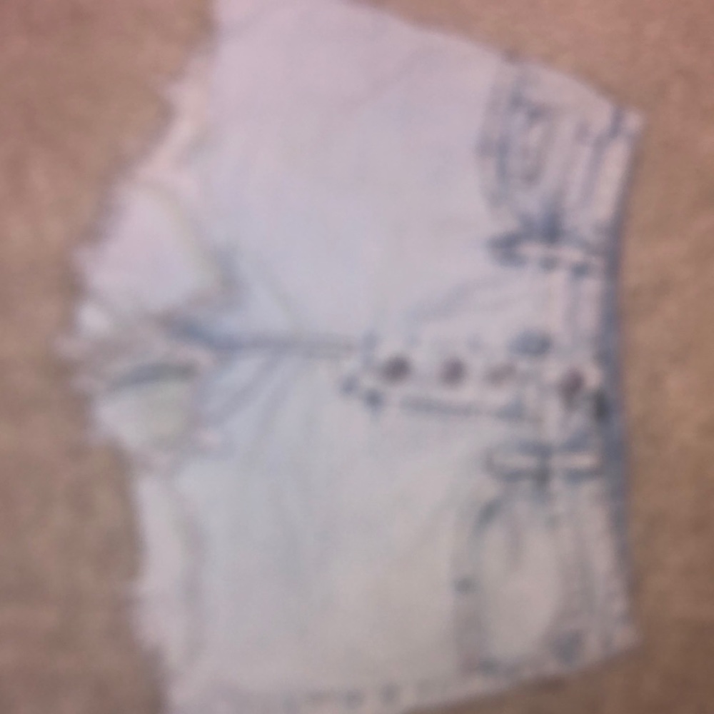 Jean booty shorts